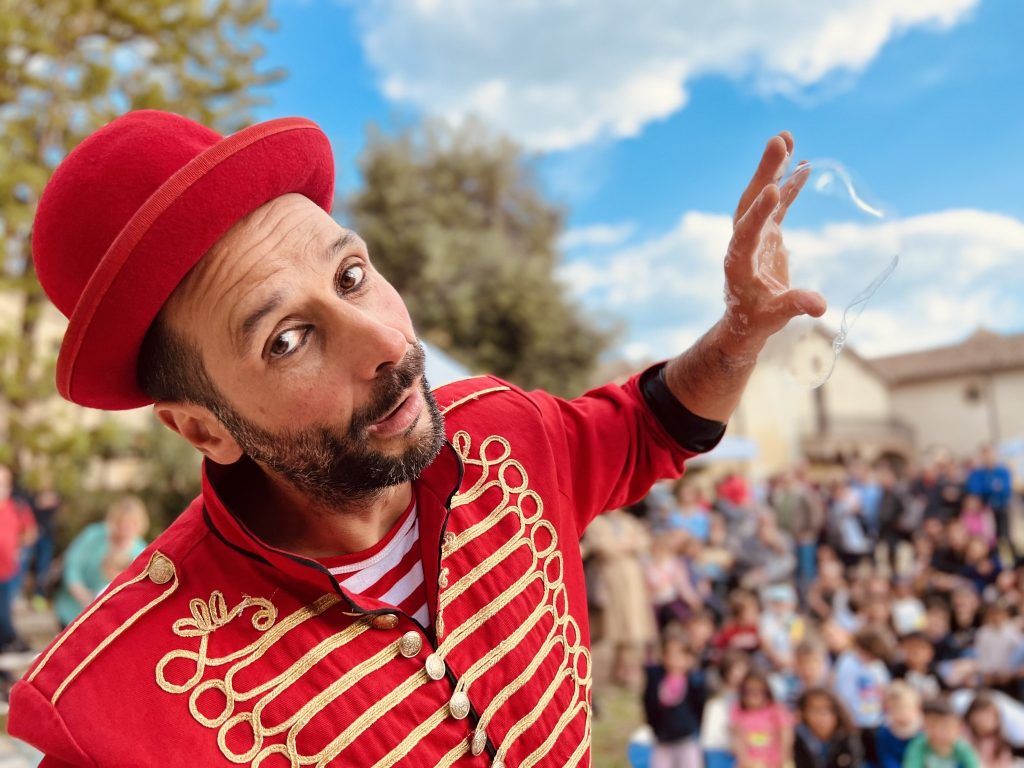 spettacolo di bolle di sapone per bambini a roma clown giocoleria