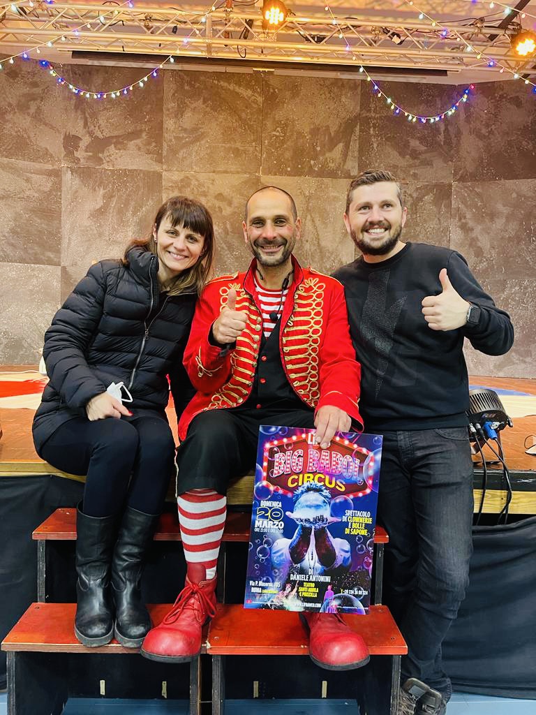 spettacolo di bolle di sapone per bambini a roma clown giocoleria