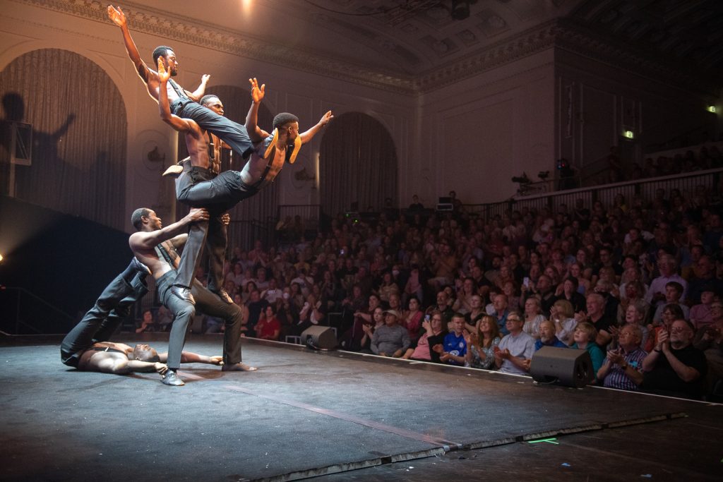 spettacolo per famiglie a roma acrobati acrobazie circo