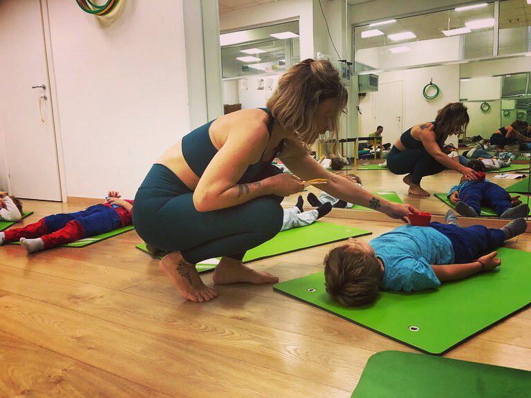 yoga musica per famiglie con bambini roma 