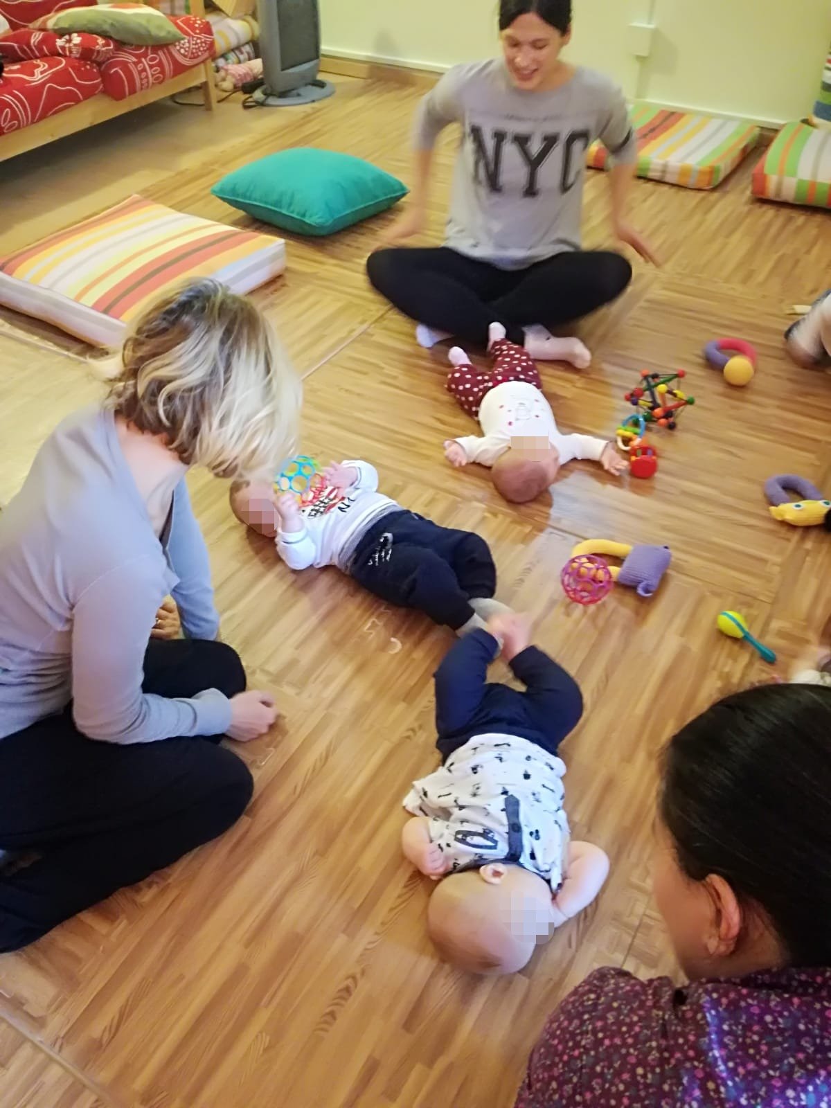 laboratorio latte e coccole psicomotricità bambini mamme