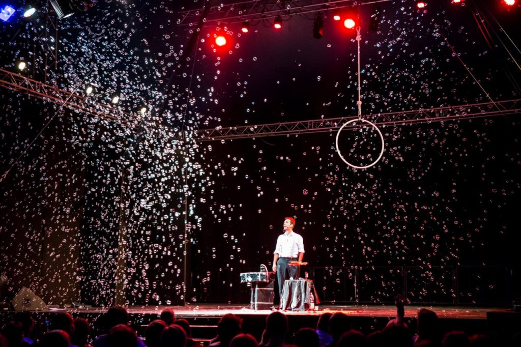 Daniele Antonini - Spettacoli di Circo e Bolle di Sapone