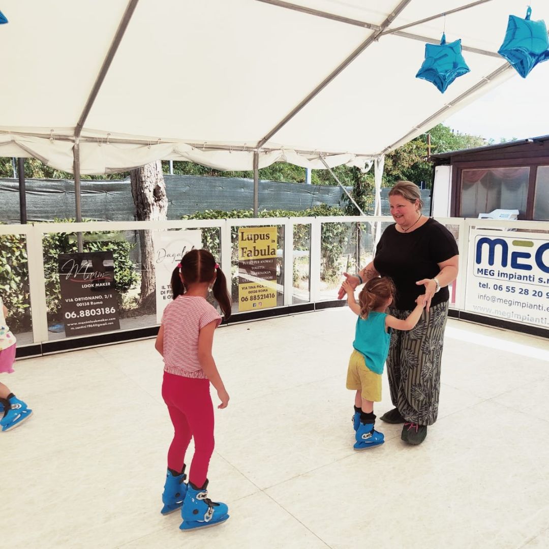 giochi inclusivi per bambini roma pista di pattinaggio bambini disabili