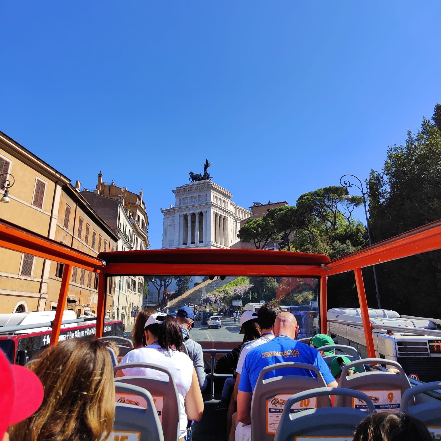 TOUR IN BUS APERTO PER BAMBINI A ROMA