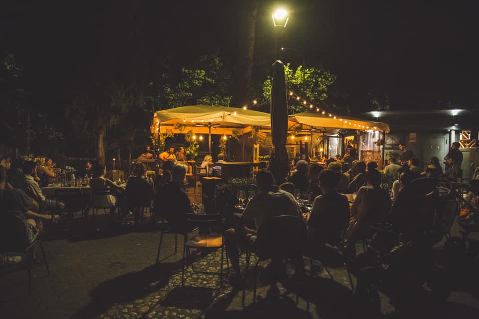 aperitivo per famiglie con bambini a roma totem garden bar