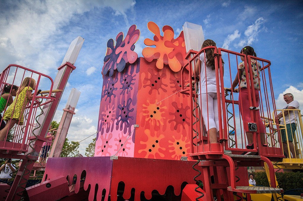 cinecitta world roma piscina all'aperto estate bambini famiglie pompieri