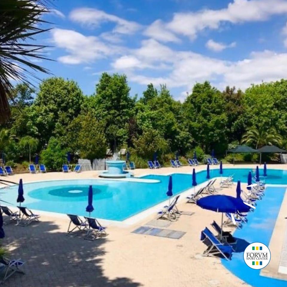 piscina forum roma