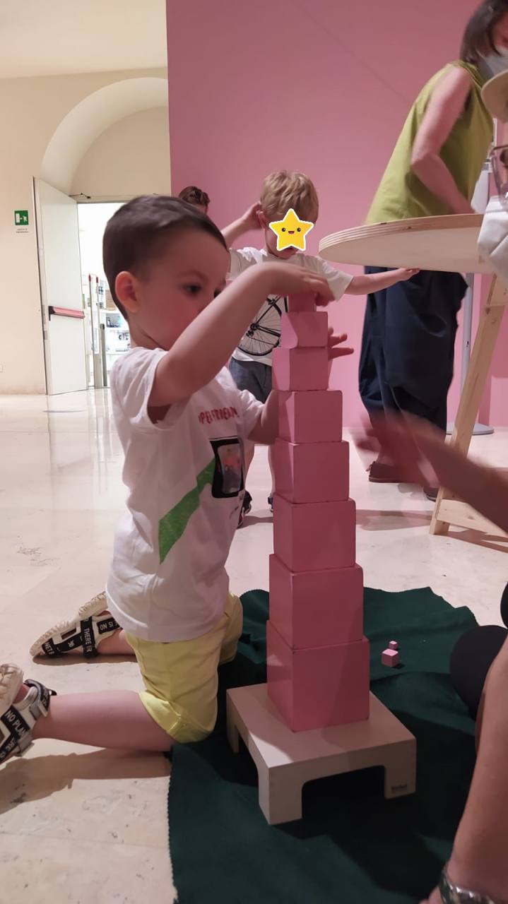 toccare la bellezza mostra munari montessori bambini 2