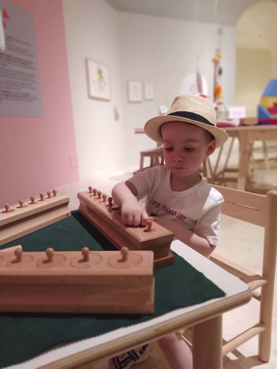 toccare la bellezza mostra munari montessori bambini 10